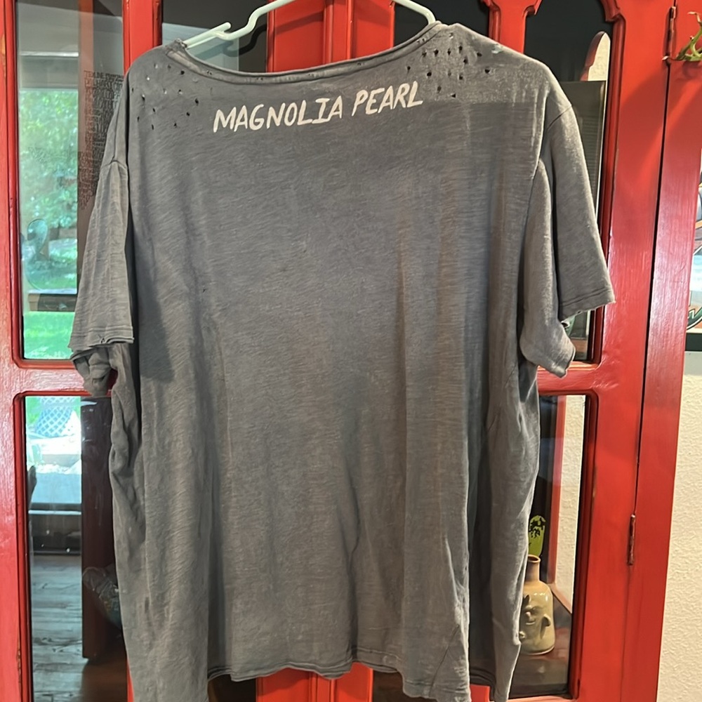 Magnolia Pearl LOVE shirt - Picture 4 of 4